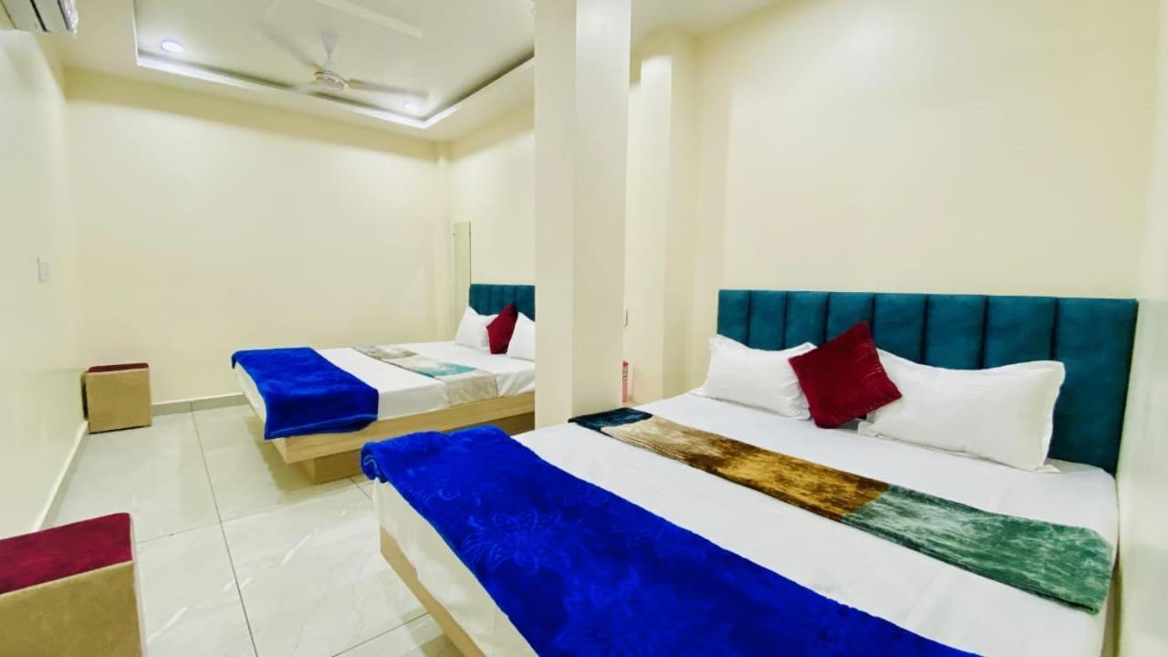 Hotel Raghavan In Front Of Railway Station Platform No 8 Ujjain Exterior foto